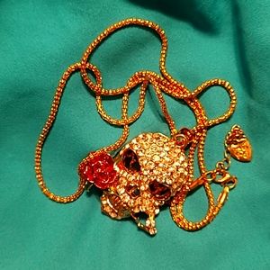 Betsy Johnson Skull necklace